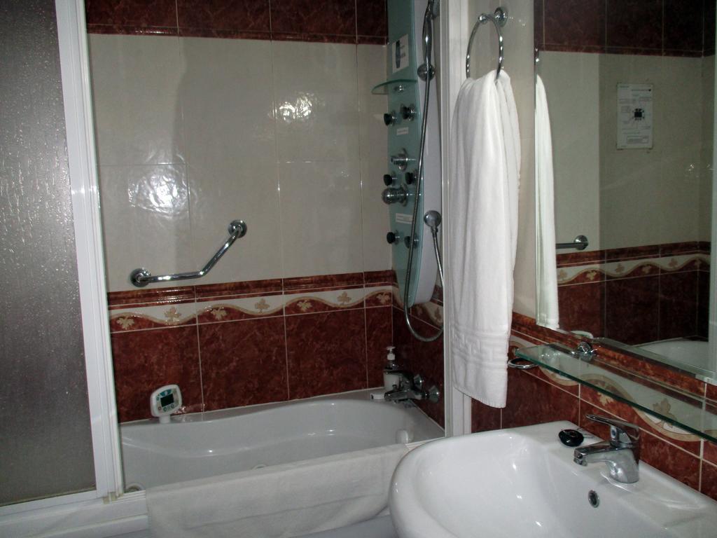 Hotel Ginés Exteriör bild